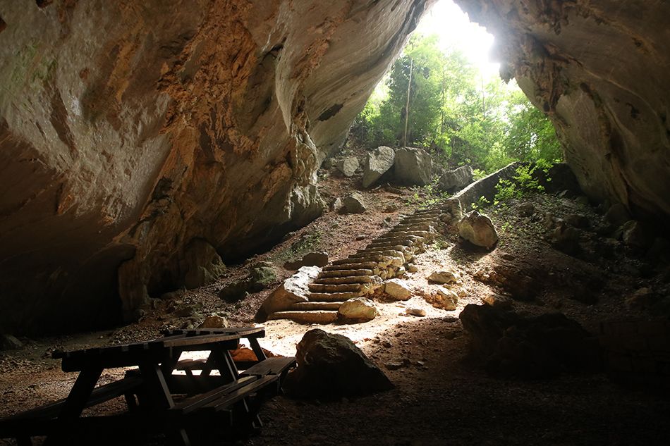 Cueva de los Portales